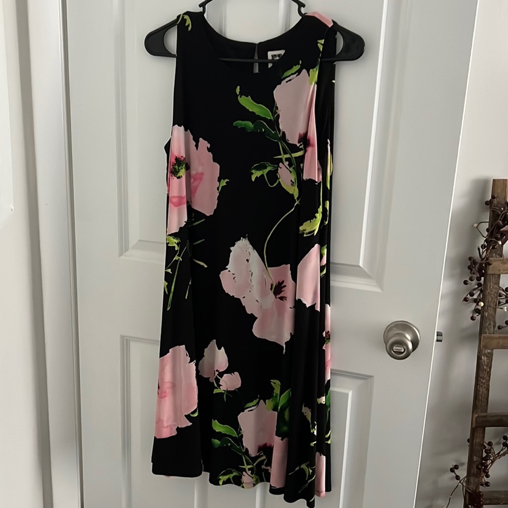 Sleeveless dress
